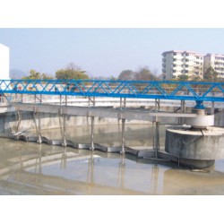 重慶沃利克環(huán)保半橋式中心傳動(dòng)吸刮泥機(jī)怎么樣，重慶半橋式中心傳動(dòng)吸刮泥機(jī)