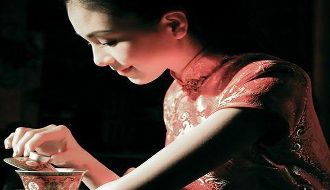 勾魂旗袍女子照片，數(shù)不盡的嫵媚與風(fēng)流！