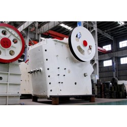 中型石頭破碎機(jī)產(chǎn)量是多少？市場價格如何？Z100